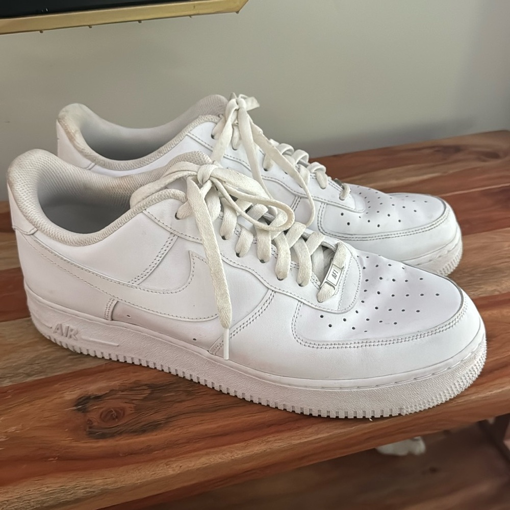 Men’s Nike AirForce 1 size 13